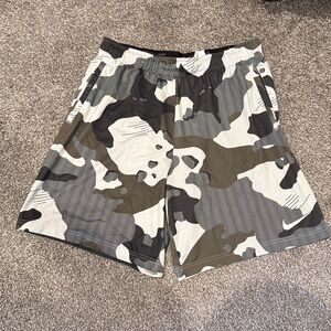 Nike shorts size XL